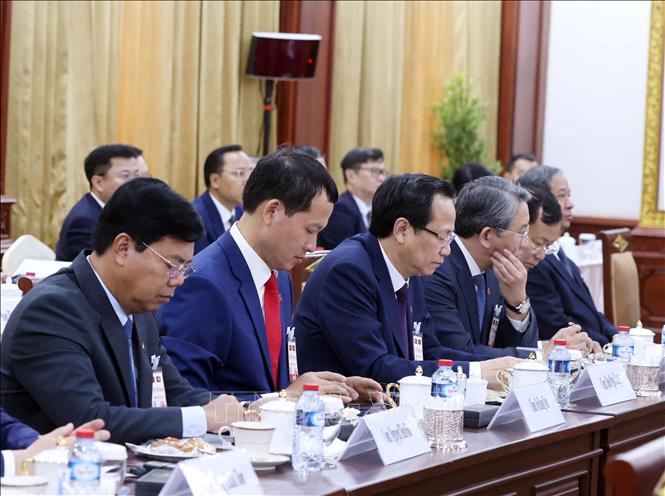 Thành viên đoàn cấp cao Việt Nam dự hội đàm. Ảnh: Thống Nhất – TTXVN	
