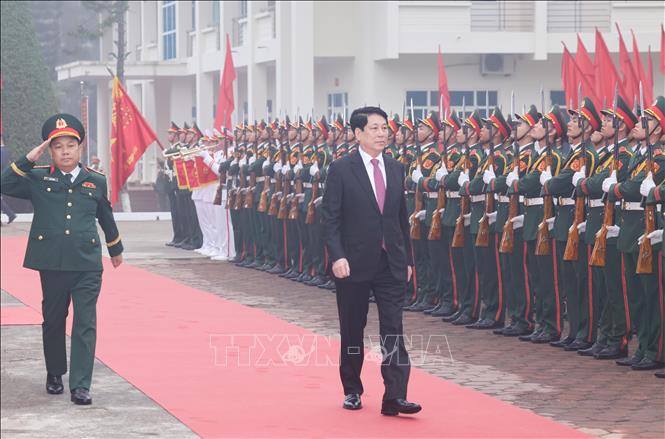 Lễ đón Chủ tịch nước Lương Cường tại Sư đoàn 316, Quân khu 2. Ảnh: Lâm Khánh – TTXVN