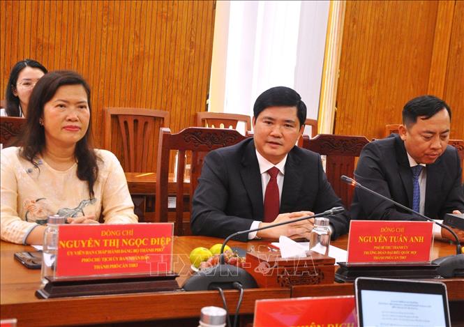 Ông Nguyễn Tuấn Anh, Phó Bí thư Thành ủy Cần Thơ, phát biểu tại buổi làm việc. Ảnh: Ánh Tuyết - TTXVN