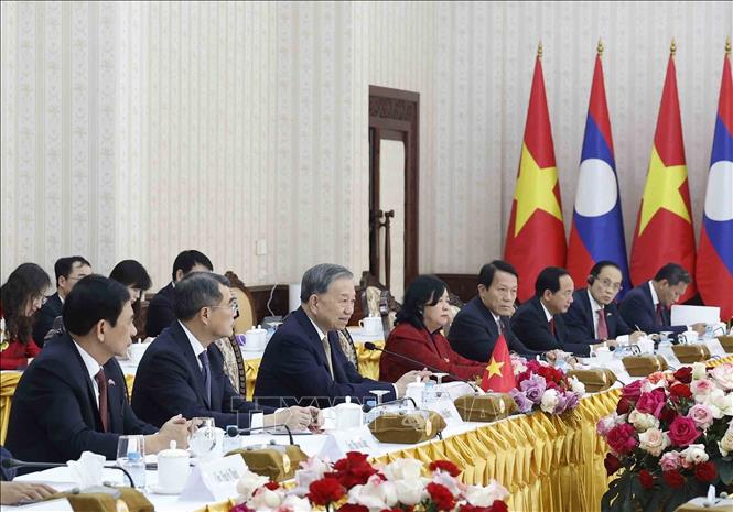 Party chief meets Lao NA Chairman in Vientiane - VNA Photos - Vietnam ...