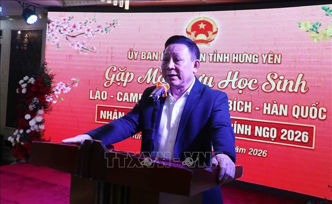 Nhà giáo Nhân dân, PGS.TS Nguyễn Quốc Tiến, Chủ tịch Hội đồng Trường Đại học Y Dược Thái Bình phát biểu tại buổi gặp mặt. Ảnh: Nguyễn Công Hải - TTXVN