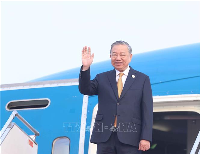 Lễ đón Tổng Bí thư Tô Lâm tại Sân bay Quốc tế Techo, Thủ đô Phnom Penh. Ảnh: Thống Nhất – TTXVN