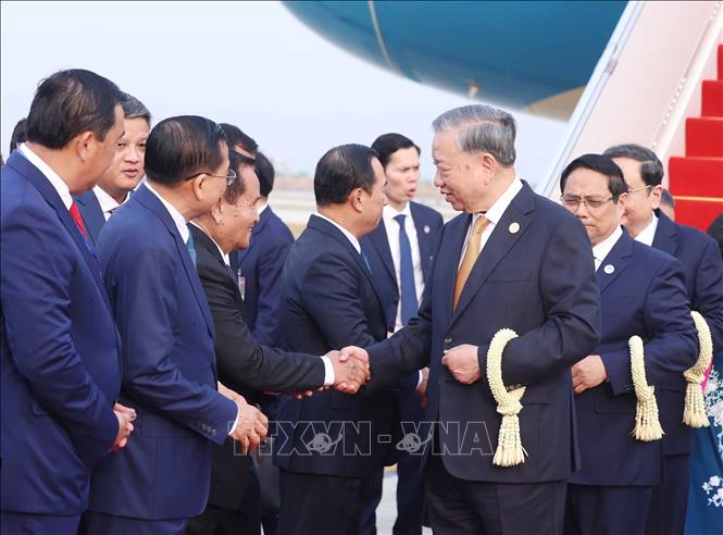 Lễ đón Tổng Bí thư Tô Lâm tại Sân bay Quốc tế Techo, Thủ đô Phnom Penh. Ảnh: Thống Nhất – TTXVN