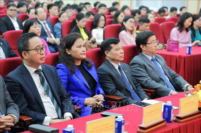 Các đại biểu tham dự buổi lễ. Ảnh: Lê Đông - TTXVN