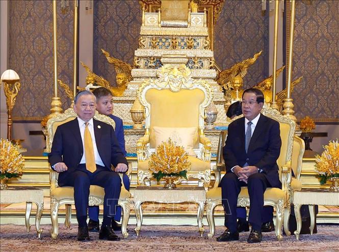 Samdech Techo Hun Sen chủ trì Lễ đón chính thức Tổng Bí thư Tô Lâm thăm cấp Nhà nước tới Vương quốc Campuchia. Ảnh: Thống Nhất - TTXVN