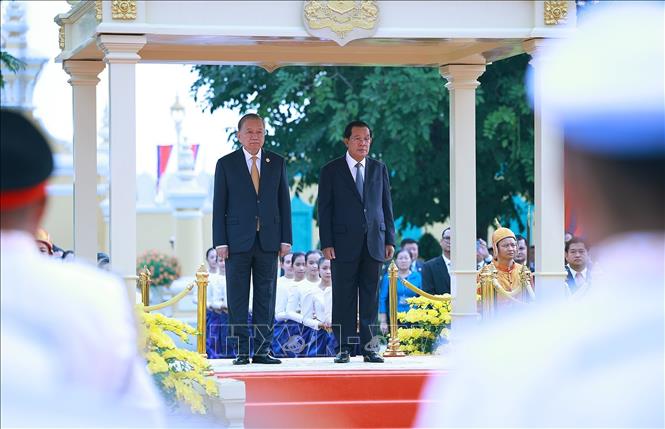 Samdech Techo Hun Sen chủ trì Lễ đón chính thức Tổng Bí thư Tô Lâm thăm cấp Nhà nước tới Vương quốc Campuchia. Ảnh: Dương Giang - TTXVN