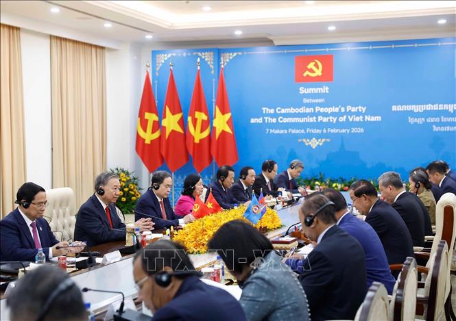 Tổng Bí thư Tô Lâm và Chủ tịch Đảng Nhân dân Campuchia Hun Sen đồng chủ trì Hội đàm song phương giữa Đảng Cộng sản Việt Nam và Đảng Nhân dân Campuchia. Ảnh: Thống Nhất – TTXVN
