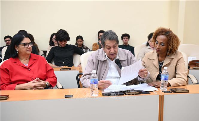 Nguyên Đại sứ Cuba tại Việt Nam Fredesmán Turó González bảy tỏ rằng Fidel luôn ở trong trái tim mỗi người dân Việt Nam. Ảnh: Việt Hùng- PV TTXVN tại Cuba