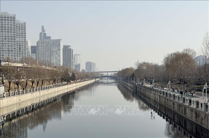 Năm 2026, Bắc Kinh dự kiến hoàn thành khoảng 100km đường đi bộ ven sông. Ảnh: Công Tuyên - PV TTXVN tại Trung Quốc