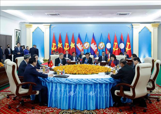 Cuộc gặp cấp cao giữa 3 đảng: Đảng Nhân dân Campuchia, Đảng Cộng sản Việt Nam và Đảng Nhân dân Cách mạng Lào. Ảnh: Thống Nhất – TTXVN

