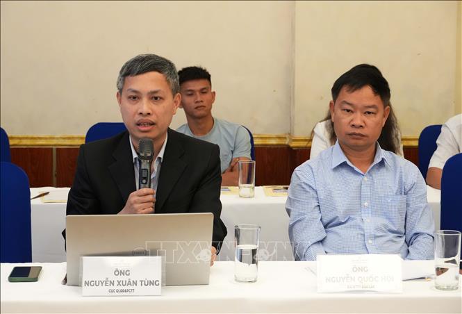 Đại biểu của Cục quản lý đê điều và phòng, chống thiên tai phát biểu tại tọa đàm. Ảnh: Tuấn Anh - TTXVN