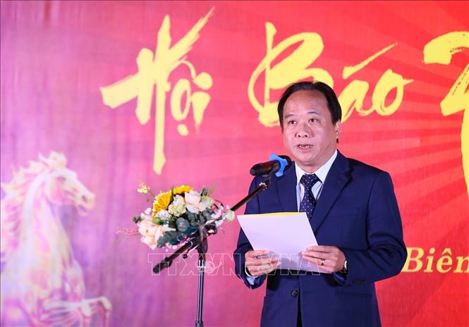 Phó Chủ tịch UBND tỉnh Điện Biên Nguyễn Minh Phú phát biểu tại Lễ khai mạc. Ảnh: Xuân Tư - TTXVN