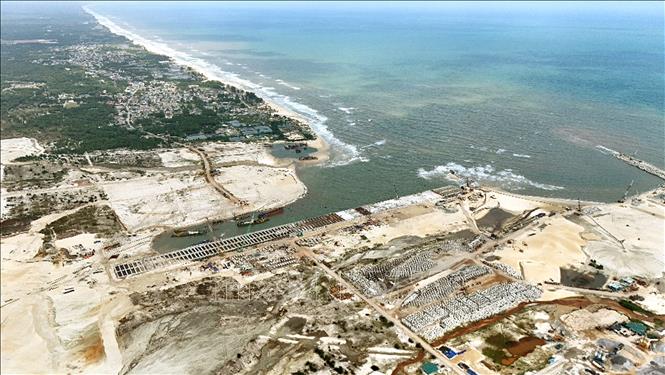 Quảng Trị ưu tiên bố trí nguồn vốn đầu tư công trung hạn và hằng năm cho các công trình hạ tầng giao thông, logistics, đô thị, du lịch và hạ tầng xã hội, nhằm tăng cường kết nối không gian phát triển của tỉnh trong giai đoạn mới. Ảnh: Nguyên Linh-TTXVN