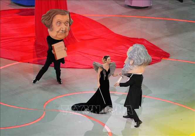 Nghệ sĩ biểu diễn tại lễ khai mạc Olympic mùa Đông Milan-Cortina 2026 ở Milan, Italy, ngày 6/2/2026. Ảnh: THX/TTXVN