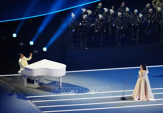 Nghệ sĩ biểu diễn tại lễ khai mạc Olympic mùa Đông Milan-Cortina 2026 ở Milan, Italy, ngày 6/2/2026. Ảnh: THX/TTXVN