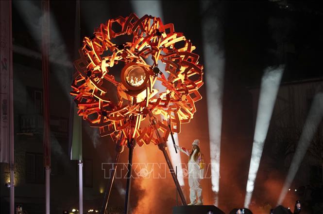 Lễ thắp đuốc khai mạc Olympic mùa Đông Milan-Cortina 2026 ở Milan, Italy, ngày 6/2/2026. Ảnh: THX/TTXVN