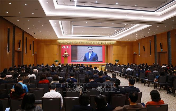 Các đại biểu dự Hội nghị toàn quốc nghiên cứu, học tập, quán triệt và triển khai thực hiện Nghị quyết Đại hội XIV của Đảng tại điểm cầu Chính phủ. Ảnh: Dương Giang – TTXVN