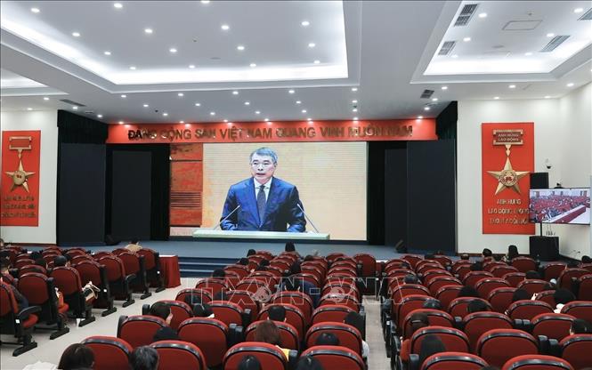 Các đại biểu Đảng bộ TTXVN dự Hội nghị trực tuyến tại điểm cầu Trụ sở TTXVN ở Hà Nội. Ảnh: Minh Quyết - TTXVN