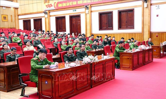 Đại biểu tham gia nghiên cứu, học tập, quán triệt và triển khai thực hiện Nghị quyết Đại hội XIV của Đảng tại điểm cầu Công an tỉnh Tuyên Quang. Ảnh: Quang Cường - TTXVN