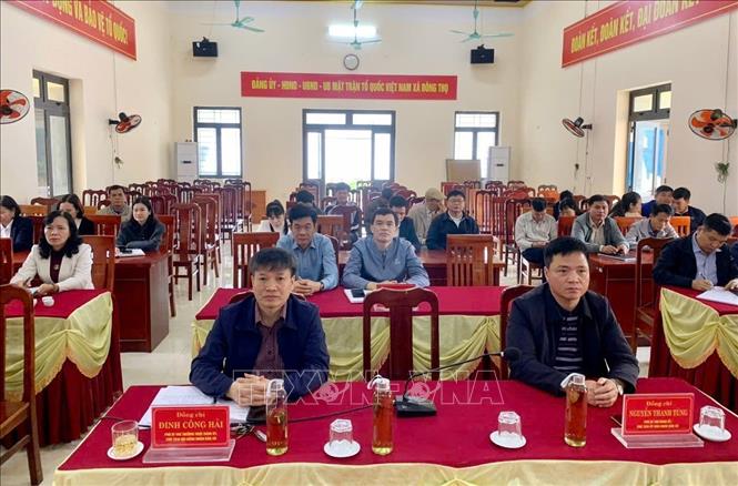 Đại biểu tham gia nghiên cứu, học tập, quán triệt và triển khai thực hiện Nghị quyết Đại hội XIV của Đảng tại điểm cầu xã Đông Thọ, tỉnh Tuyên Quang. Ảnh: TTXVN phát