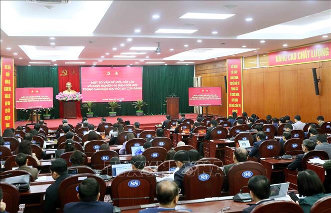 Điểm cầu Trung tâm Hội nghị tỉnh Sơn La kết nối trực tuyến đến Hội nghị toàn quốc nghiên cứu, học tập, quán triệt và triển khai thực hiện Nghị quyết Đại hội XIV của Đảng. Ảnh: Quang Quyết - TTXVN