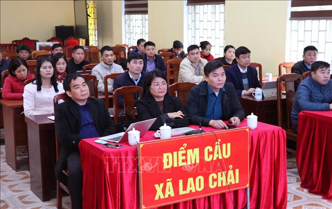 Cán bộ, đảng viên xã biên giới Lao Chải (Tuyên Quang) tham dự Hội nghị trực tuyến toàn quốc nghiên cứu, học tập, quán triệt và triển khai thực hiện Nghị quyết Đại hội XIV của Đảng. Ảnh: Đức Thọ - TTXVN