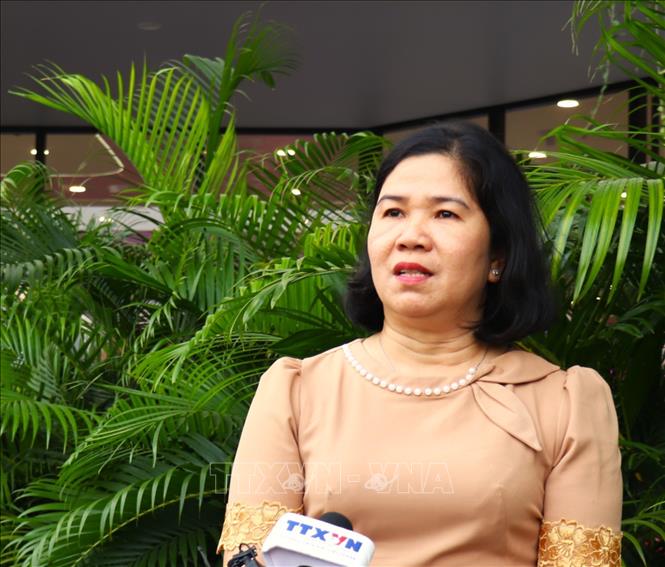 Bà Châu Thị Lệ - Đảng viên phường Long An, tỉnh Tây Ninh nhận định “Nghị quyết thể hiện bản lĩnh, tinh thần nhìn thẳng sự thật và khát vọng phát triển nhanh, bền vững của đất nước