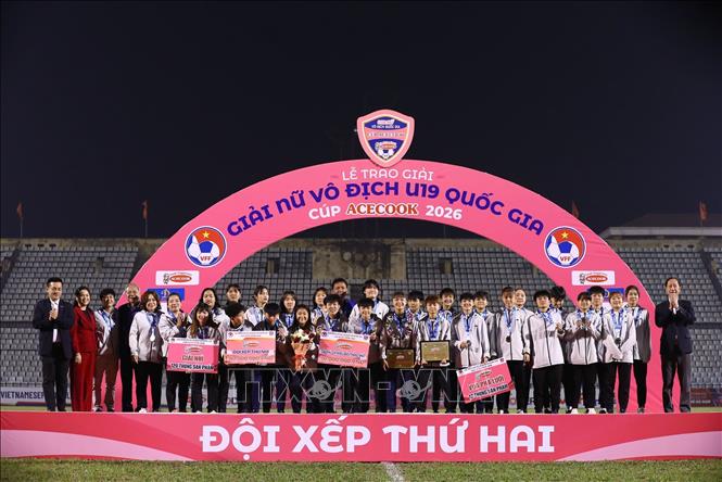 U19 Thành phố Hồ Chí Minh giành giải Nhì với 80 triệu đồng tiền thưởng. Ảnh: Đại Nghĩa - TTXVN