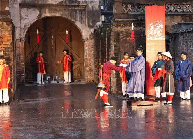 Lễ Mở cửa Ô tại Ô Quan Chưởng (Hà Nội) – cánh cửa thành cổ mang nhiều dấu ấn lịch sử của Thăng Long xưa. Ảnh: Thanh Tùng - TTXVN 