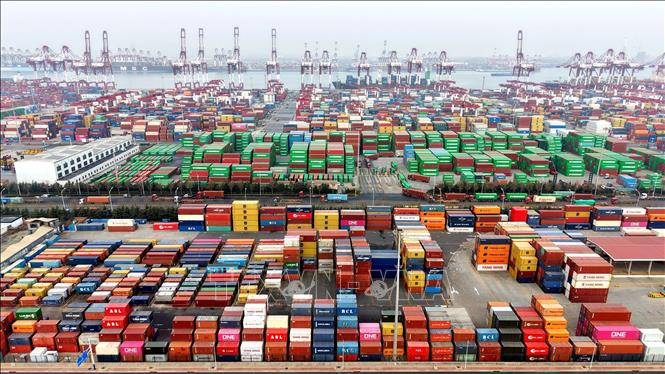 Cảng hàng hóa Thanh Đảo, tỉnh Sơn Đông, Trung Quốc. Ảnh: THX/TTXVN