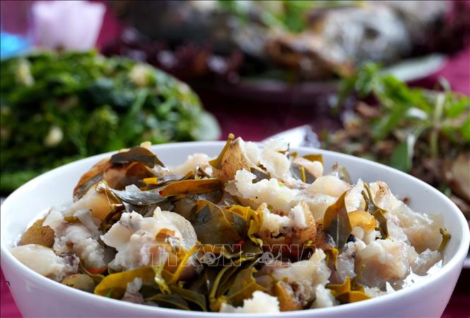 Bì trâu nấu vón vén, món canh mà du khách không nên bỏ qua khi đến với Điện Biên. Ảnh: Trung Kiên - TTXVN
