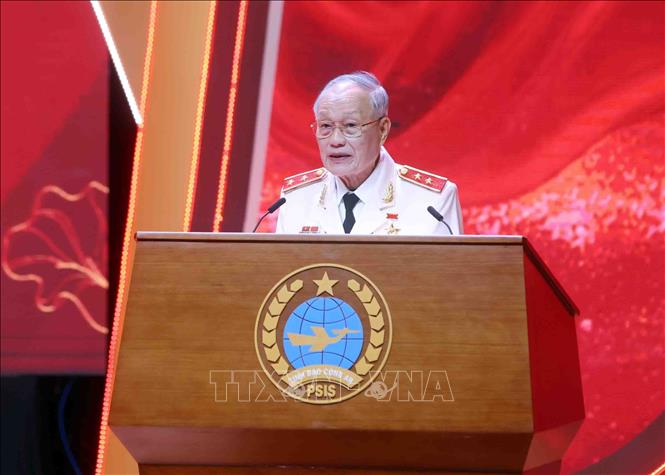 Trung tướng Nguyễn Xuân Xinh, Nguyên Phó Tổng Cục trưởng Tổng cục Tình báo Công an nhân dân phát biểu. Ảnh: Phạm Kiên - TTXVN