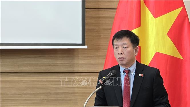 Đại sứ Vũ Hồ, Bí thư Đảng ủy tại Hàn Quốc, phát biểu chỉ đạo tại Hội nghị. Ảnh: Đức Thắng (P/v TTXVN tại Hàn Quốc) 