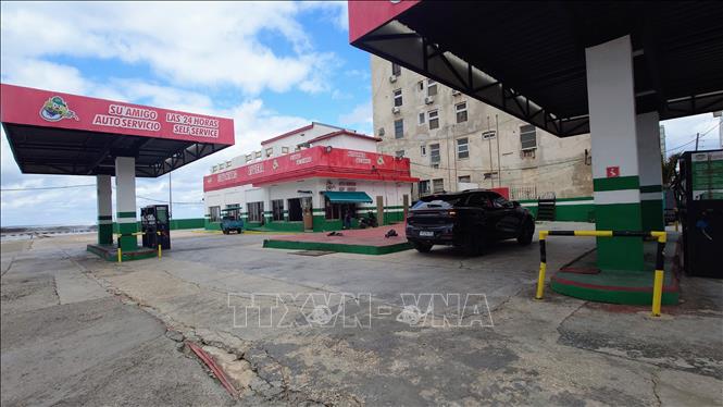 Một trạm phân phối xăng dầu vắng lặng tại thủ đô La Habana, Cuba. Ảnh: Phi Hùng - PV TTXVN tại Mỹ Latinh
