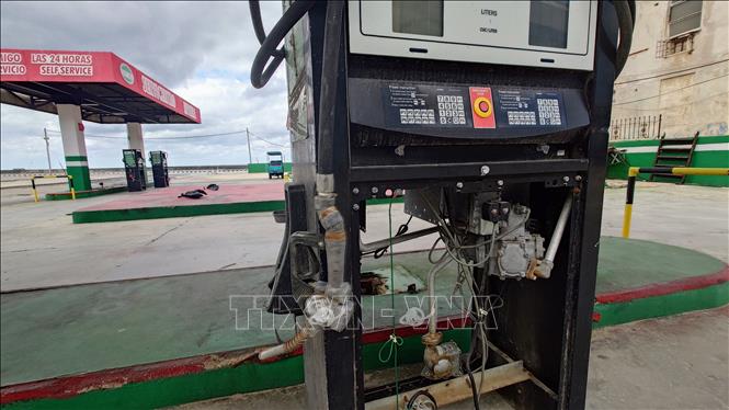 Một cây bơm xăng hỏng tại một trạm cung cấp nhiên liệu tại thủ đô La Habana, Cuba. Ảnh: Phi Hùng - PV TTXVN tại Mỹ Latinh