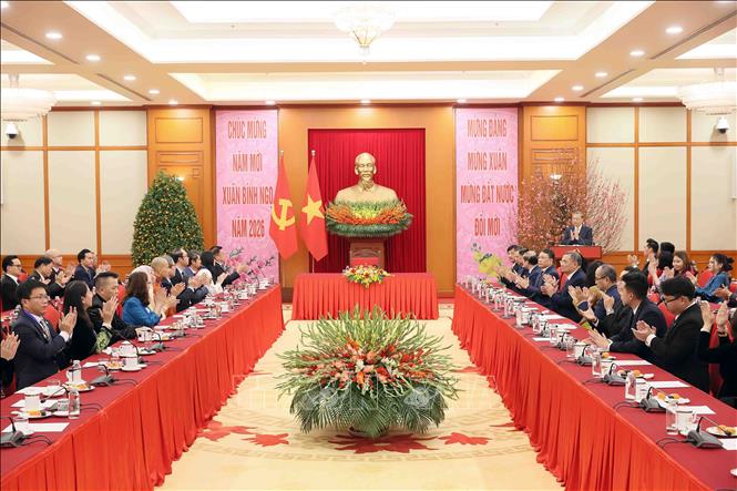 Tổng Bí thư Tô Lâm gặp mặt Đoàn kiều bào tiêu biểu tham dự Chương trình Xuân Quê hương 2026. Ảnh: An Đăng - TTXVN