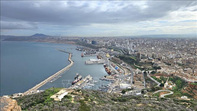 Một góc thành phố Oran (Algeria). Ảnh: Nguyễn An - PV TTXVN tại Algeria