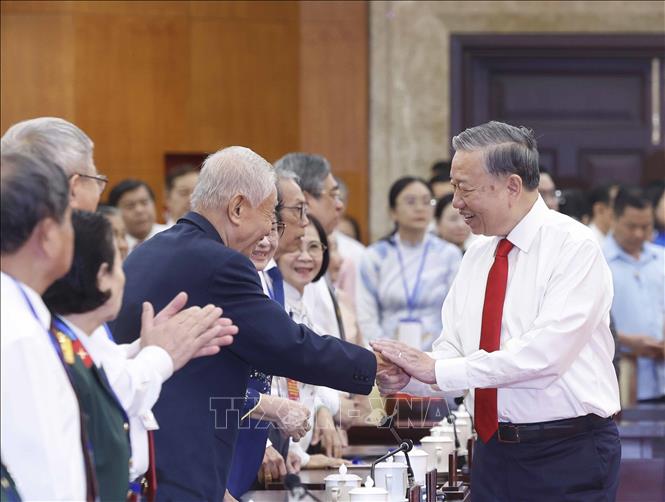 Tổng Bí thư Tô Lâm với các đại biểu. Ảnh: Thống Nhất – TTXVN