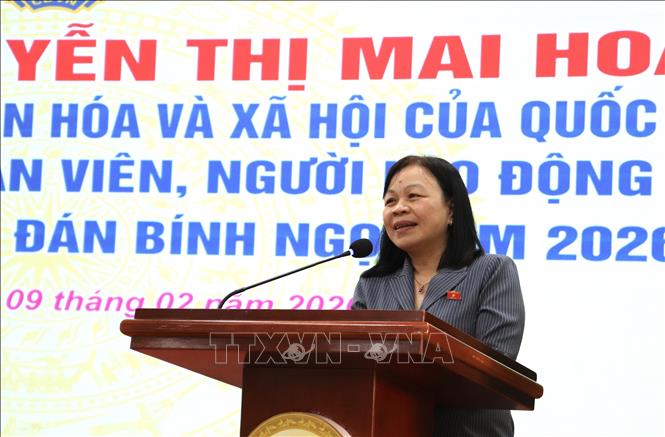 Đồng chí Nguyễn Thị Mai Hoa, Phó Chủ nhiệm Ủy ban Văn hoá và Xã hội của Quốc hội phát biểu trong chuyến thăm. Ảnh: Hồng Nhung - TTXVN