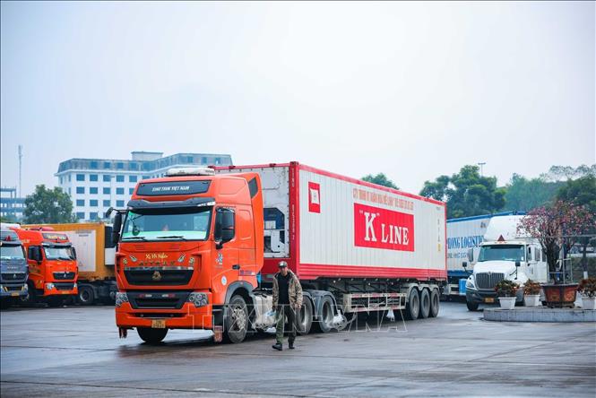 Thực hiện mô hình Cửa khẩu thông minh tại Lào Cai góp phần nâng cao năng lực thông quan và tạo thuận lợi cho doanh nghiệp xuất, nhập khẩu. Ảnh: Hoàng Hiếu - TTXVN