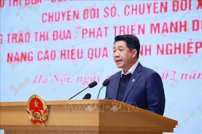 Ông Vũ Mạnh Hùng, Chủ tịch HĐQT, Tổng giám đốc Tập đoàn Hùng Nhơn phát biểu hưởng ứng. Ảnh: Dương Giang-TTXVN 
