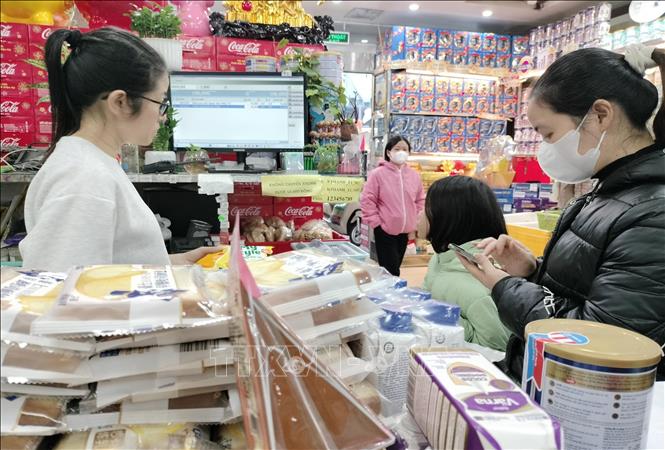 Cận Tết Nguyên đán, sức mua hàng hóa tại nhiều siêu thị ở Hưng Yên tăng mạnh. Ảnh: Thu Hoài - TTXVN