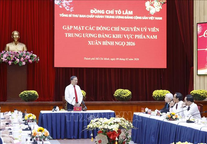 Tổng Bí thư Tô Lâm gặp mặt các đồng chí nguyên Uỷ viên Trung ương Đảng khu vực phía Nam nhân dịp đón Xuân Bính Ngọ 2026. Ảnh: Thống Nhất – TTXVN