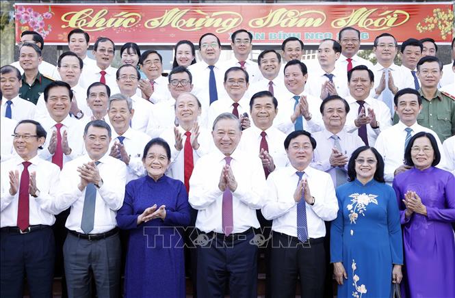 Tổng Bí thư Tô Lâm với đại biểu Đảng bộ, chính quyền, nhân dân tỉnh Tây Ninh. Ảnh: Thống Nhất – TTXVN