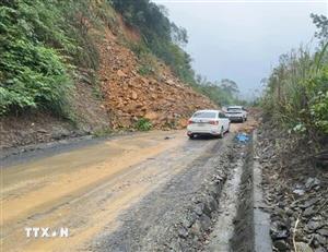 Quảng Trị: Sạt lở trên đường Hồ Chí Minh nhánh Tây đoạn qua xã Kim Ngân