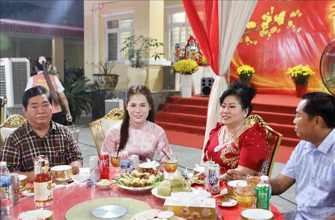 Chương trình “Xuân Quê hương 2026” được tổ chức trong khuôn viên Tổng Lãnh sự quán Việt Nam tại tỉnh Preah Sihanouk. Ảnh: Quang Anh – PV TTXVN tại Campuchia 