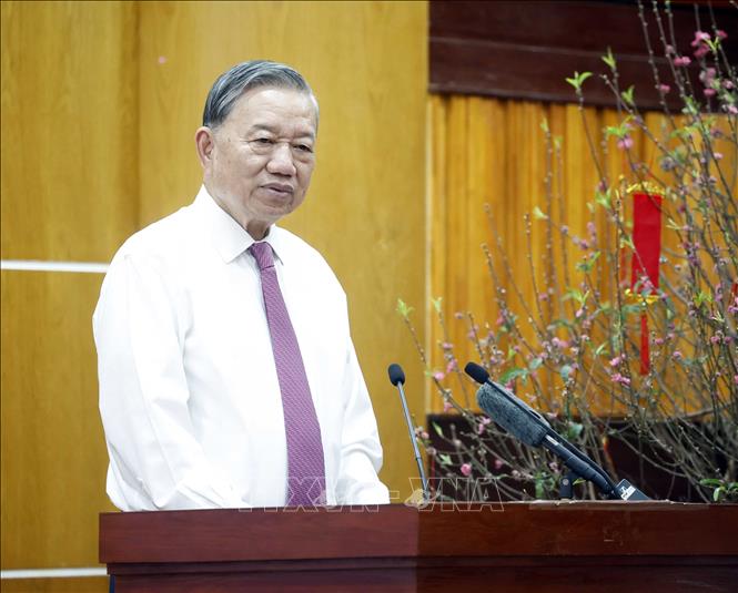 Party General Secretary To Lam visits and extends greetings to the Party organisation, authorities, and people of the southern province of Tay Ninh on February 9. VNA Photo: Thống Nhất 