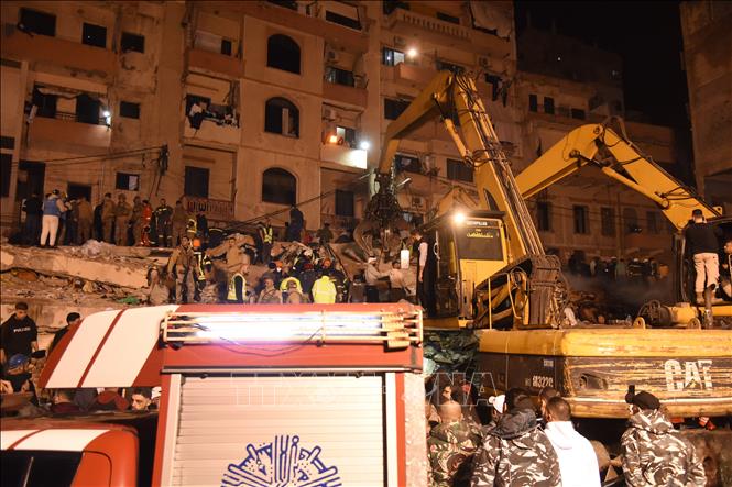 Hiện trường vụ sập toà nhà tại Tripoli, Liban, ngày 8/2/2026. Ảnh: THX/TTXVN