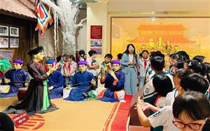 Góp ý sửa đổi tiêu chuẩn, quy trình biên soạn, thẩm định tài liệu giáo dục địa phương