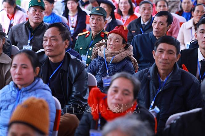 Nhân dân các dân tộc xã Cẩm Thạch tham dự Lễ khởi công. Ảnh: Dương Giang-TTXVN
